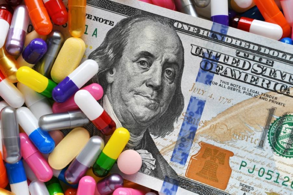 ارتفاع أسعار الذهب في الأسواق العالمية اليوم وزيادة واردات الأدوية إلى أميركا في مارس تحسباً لرسوم ترامب 2 ارتفاع أسعار الذهب في الأسواق العالمية اليوم وزيادة واردات الأدوية إلى أميركا في مارس تحسباً لرسوم ترامب