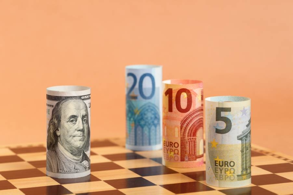 أسعار الذهب ترتفع في الأسواق العالمية بينما يواجه اليورو أكبر خسارة له مقابل الجنيه الإسترليني منذ 2022 2 أسعار الذهب ترتفع في الأسواق العالمية بينما يواجه اليورو أكبر خسارة له مقابل الجنيه الإسترليني منذ 2022